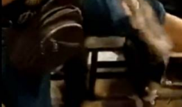 男生尿裤子视频,男生不慎尿裤子，视频记录全过程